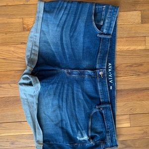 Ava and Viv jean shorts
